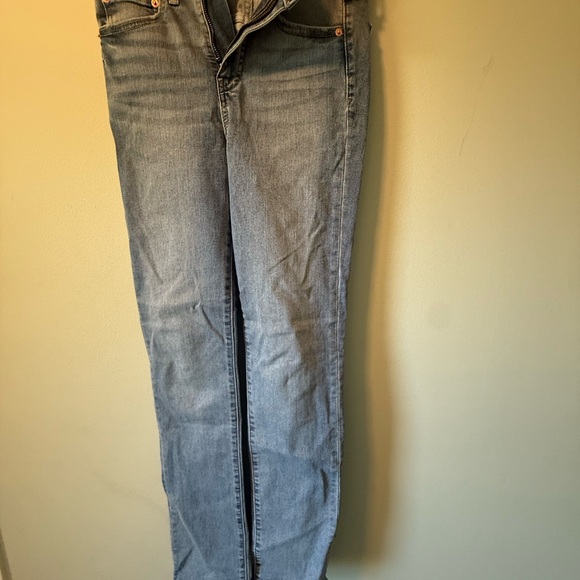 GAP Size 2 CLASSIC STRAIGHT
HIGH RISE - Picture 4 of 6